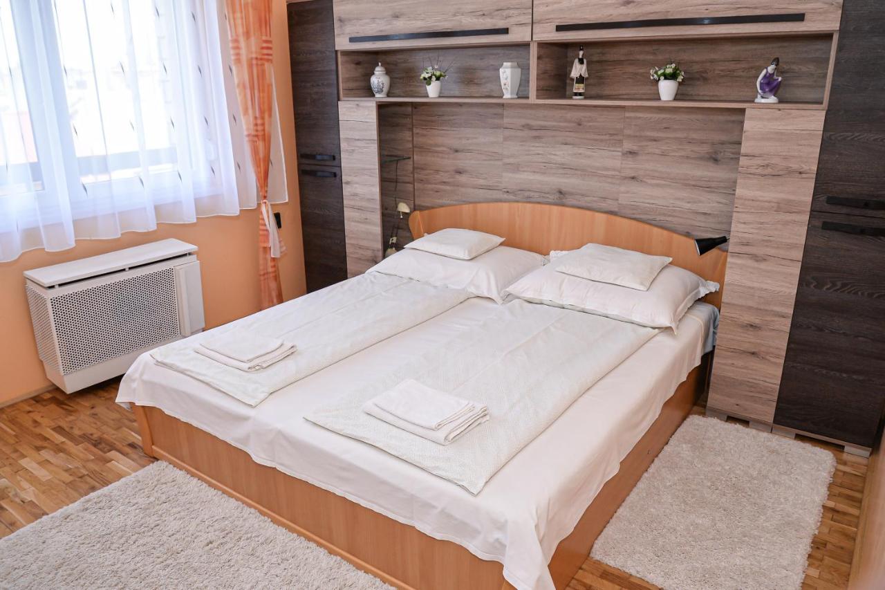 Lilla Vendeghaz Villa Hajduszoboszlo Bagian luar foto