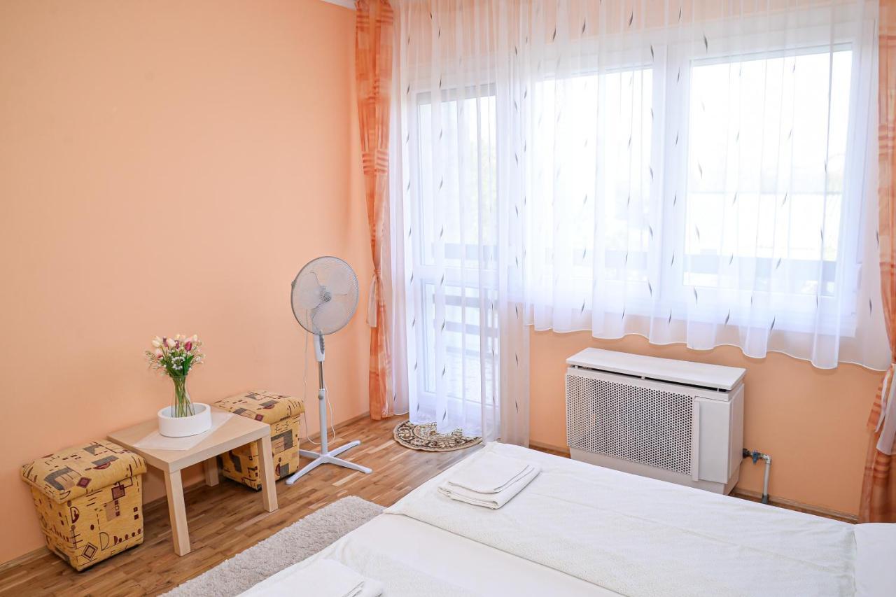 Lilla Vendeghaz Villa Hajduszoboszlo Bagian luar foto