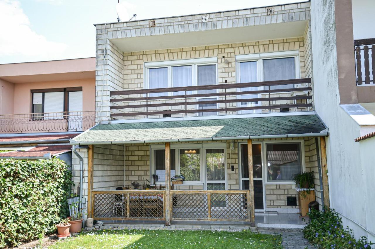 Lilla Vendeghaz Villa Hajduszoboszlo Bagian luar foto