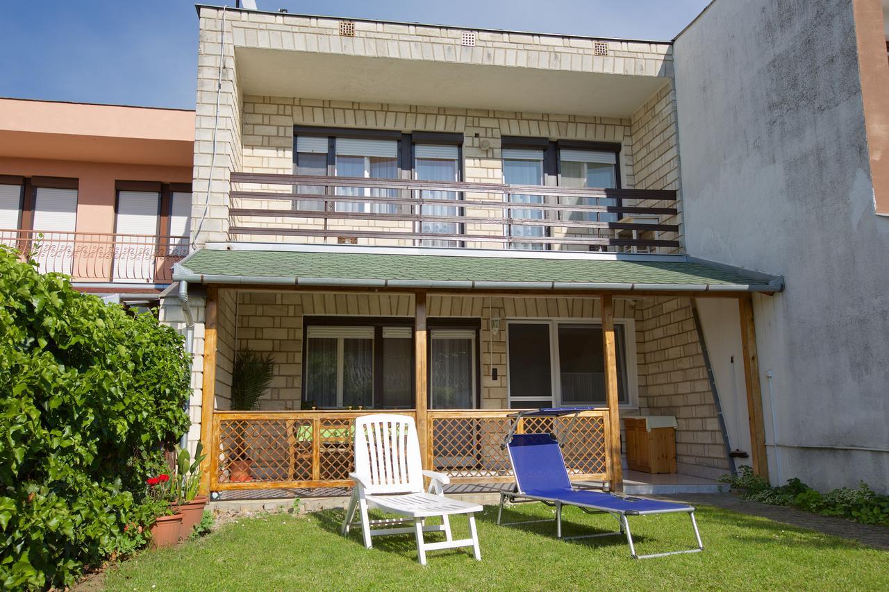 Lilla Vendeghaz Villa Hajduszoboszlo Bagian luar foto